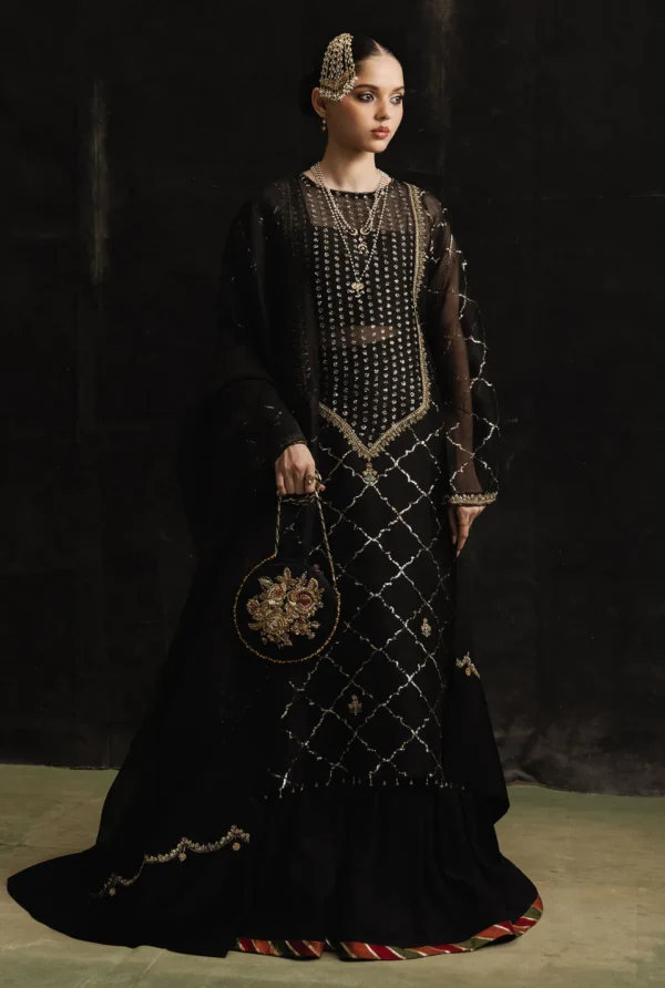 Zara Shahjahan Studio Portraits - Kubra