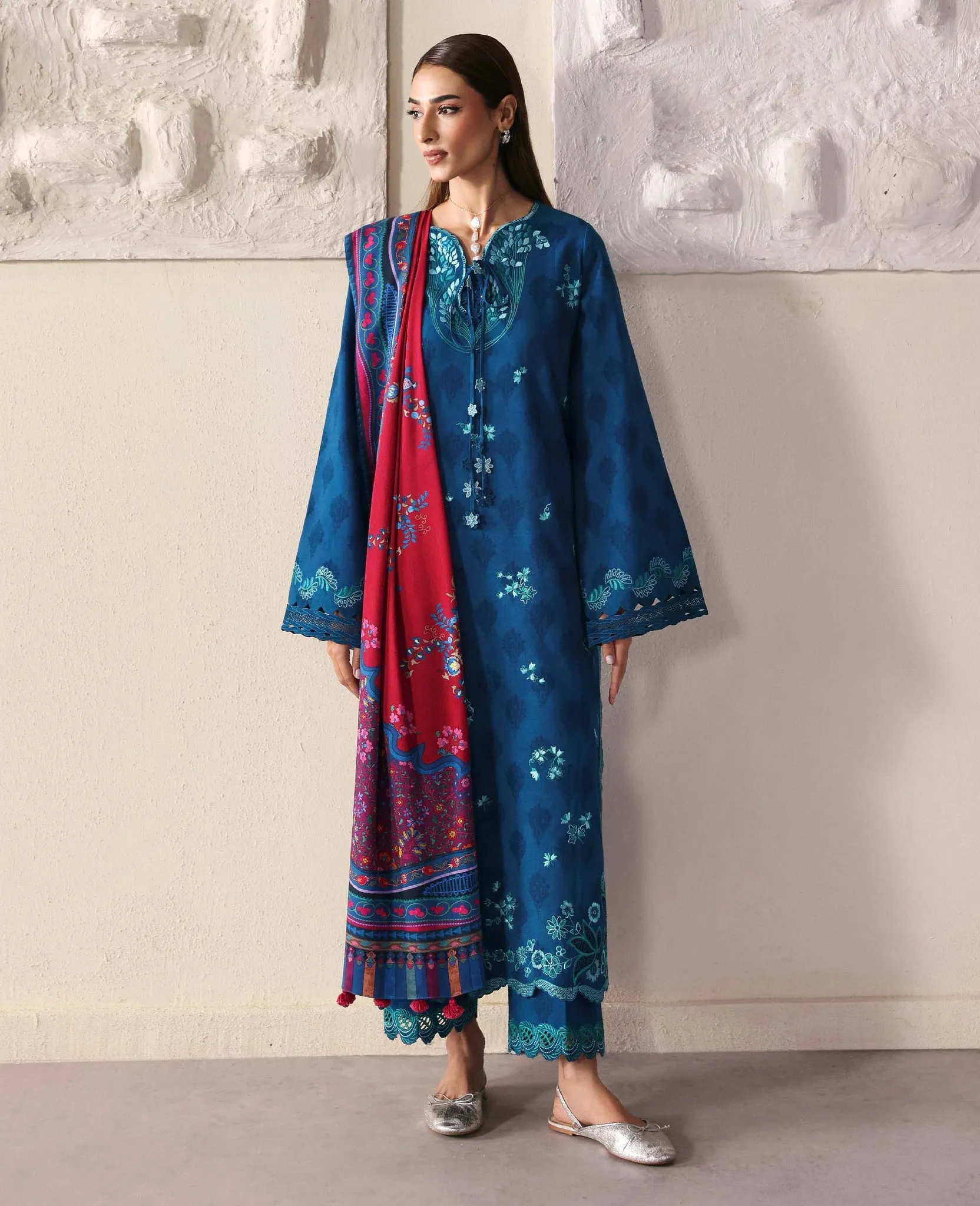 Republic Basics Winter 25 - Isaline