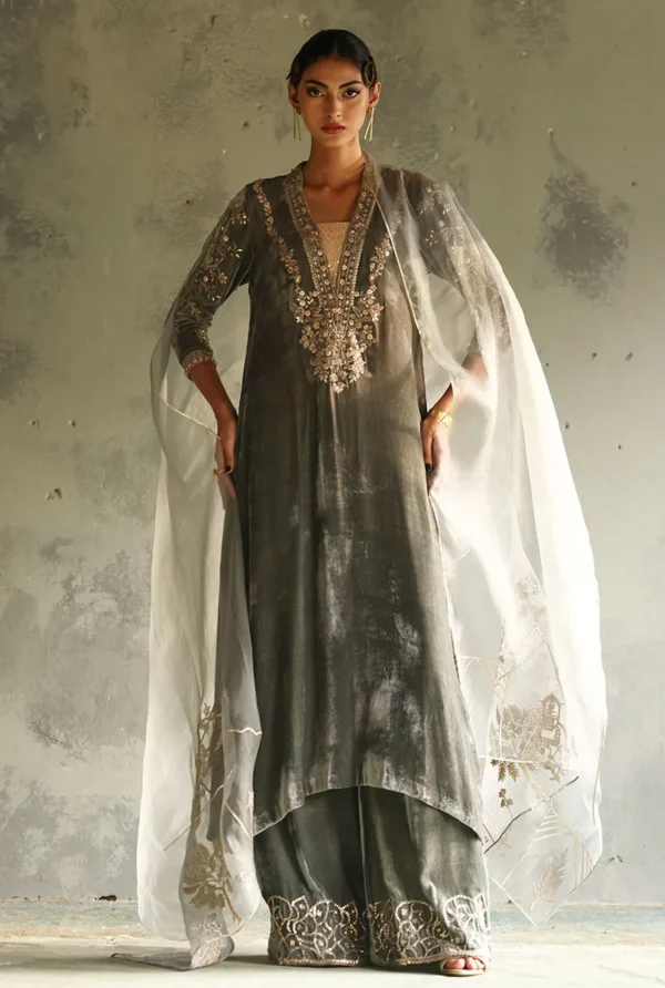 Rozina Munib Vistara Luxury Velvets - VV-23